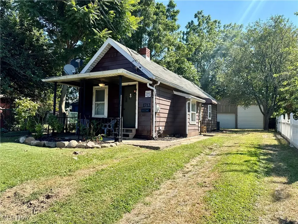 1712 Clarendon Sw Avenue, Canton, OH 44706 - Image #1