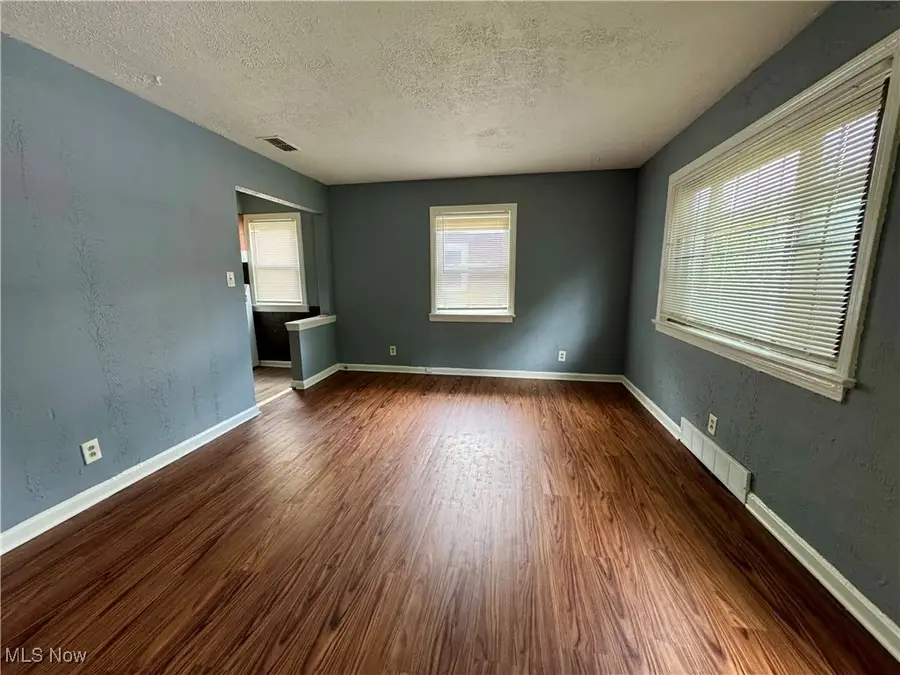 1372 Frederick Boulevard, Akron, OH 44320 - Image #2