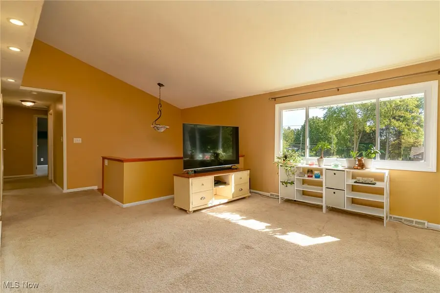 6650 Parkgate Oval, Seven Hills, OH 44131 - #3