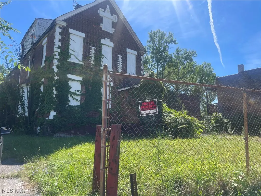 12808 Kinsman Road, Cleveland, OH 44120 - Image #1