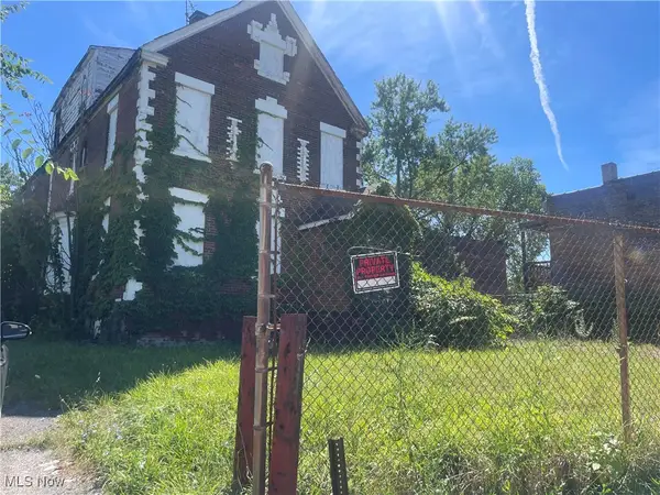 12808 Kinsman Road, Cleveland, OH 44120