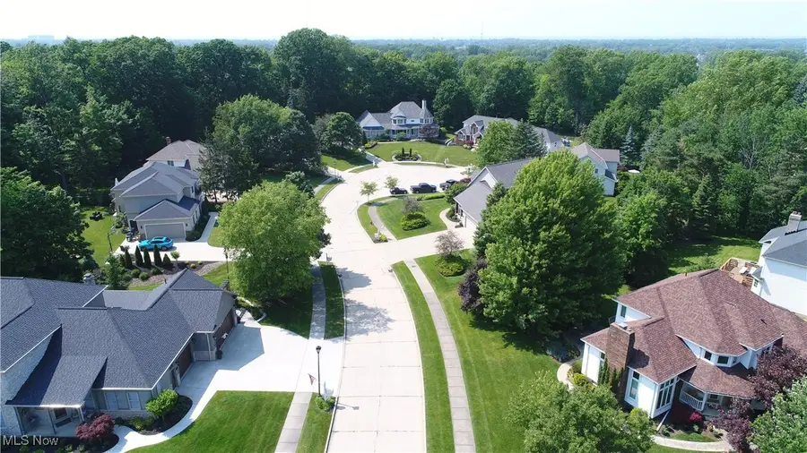 35005 Lisle Court, Willoughby, OH 44094 - Image #3