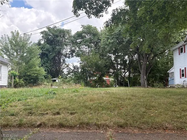 849 Yale Street, Akron, OH 44311