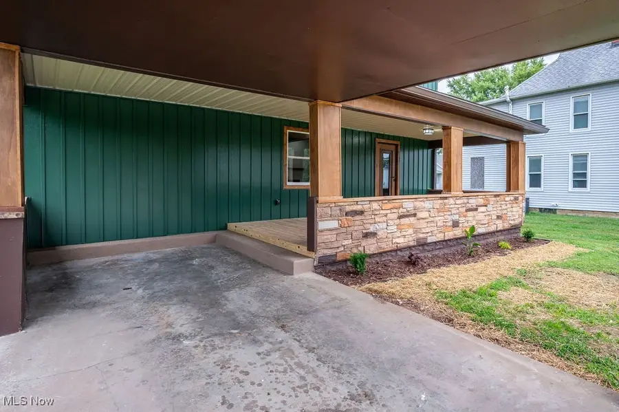 5607 Grand Central Avenue, Vienna, WV 26105 - Image #2