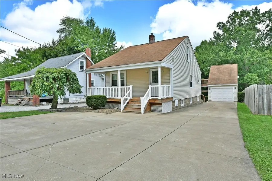 1120 Tibbetts Wick Road, Girard, OH 44420 - Image #3