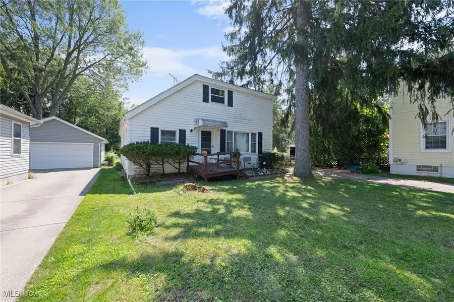 3913 W 227th Street, Fairview Park, OH 44126 - Image #2