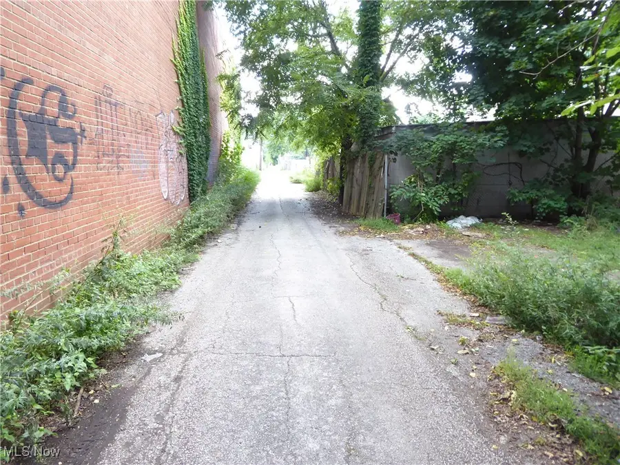 6707 Colgate Avenue, Cleveland, OH 44102 - Image #3