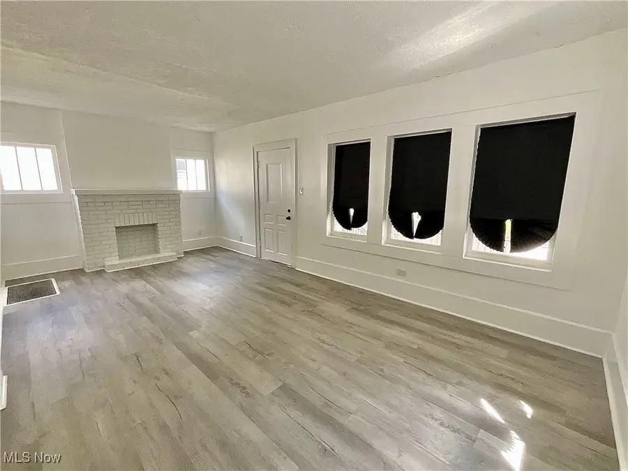 738 Longview Avenue, Akron, OH 44307 - Image #3