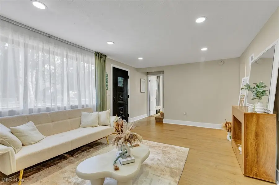 523 Purdue Avenue, Elyria, OH 44035 - Image #2