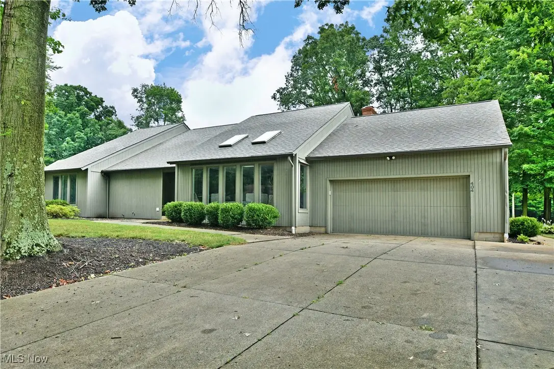 404 Cherry Hill Lane, Cortland, OH 44410 - Image #1