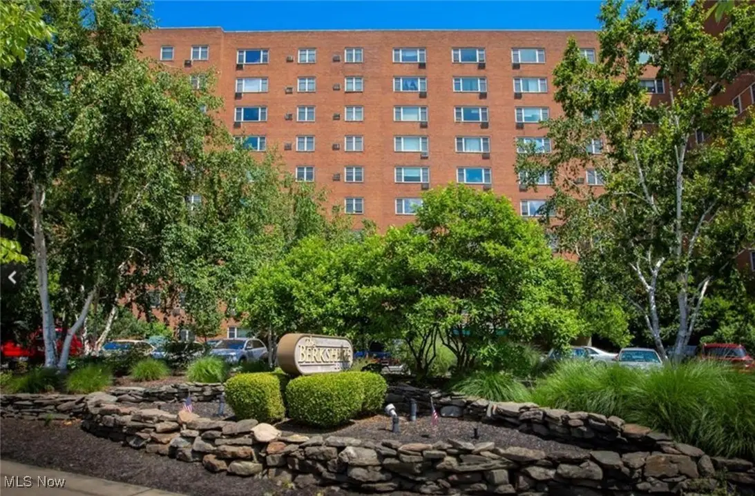 11820 Edgewater Drive #415, Lakewood, OH 44107 - Image #1