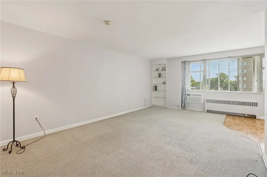 11820 Edgewater Drive #415, Lakewood, OH 44107 - Image #2