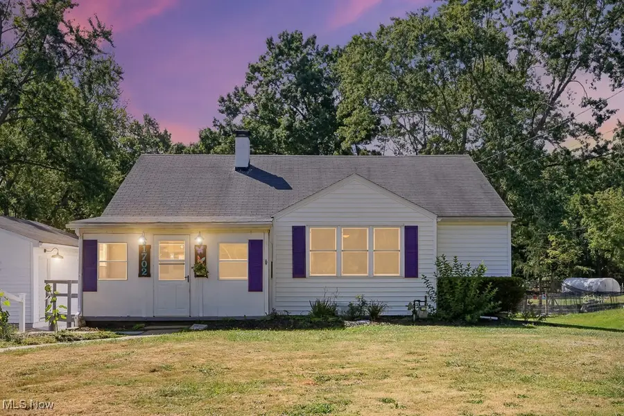 1702 Far View Road, Akron, OH 44312 - Image #2