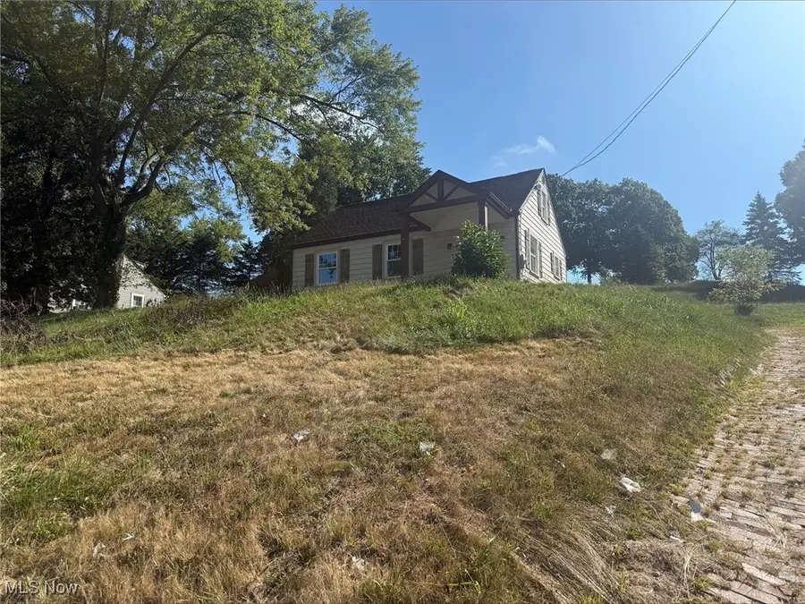 7750 Waynesburg Se Drive, Waynesburg, OH 44688 - Image #2