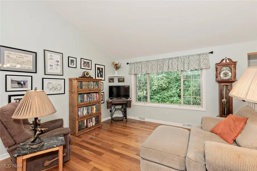 10955 Auburn Road, Chardon, OH 44024 - Image #3