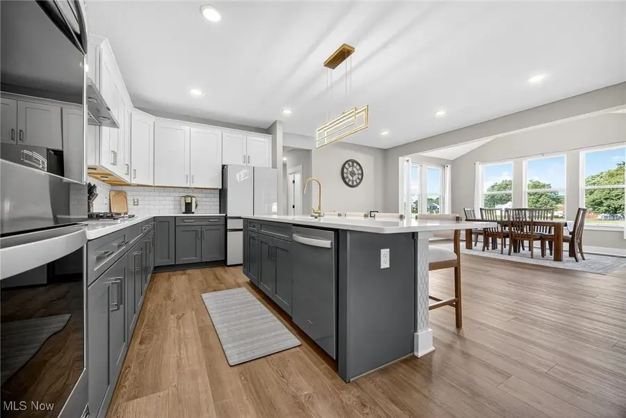 8960 Leatherleaf Drive, Columbia Station, OH 44028 - Image #2