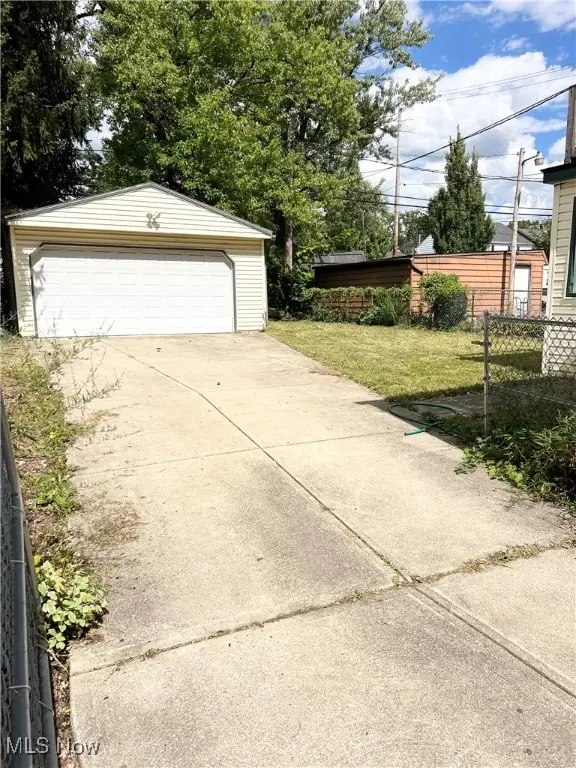 17211 Walden Avenue, Cleveland, OH 44128 - Image #3