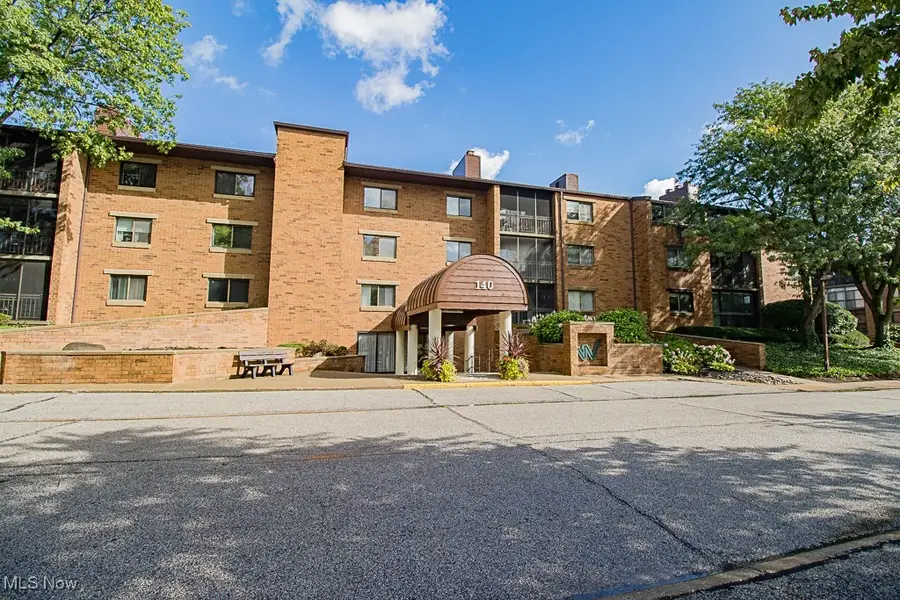 140 Fox Hollow Drive #201A, Mayfield Heights, OH 44124 - Image #2