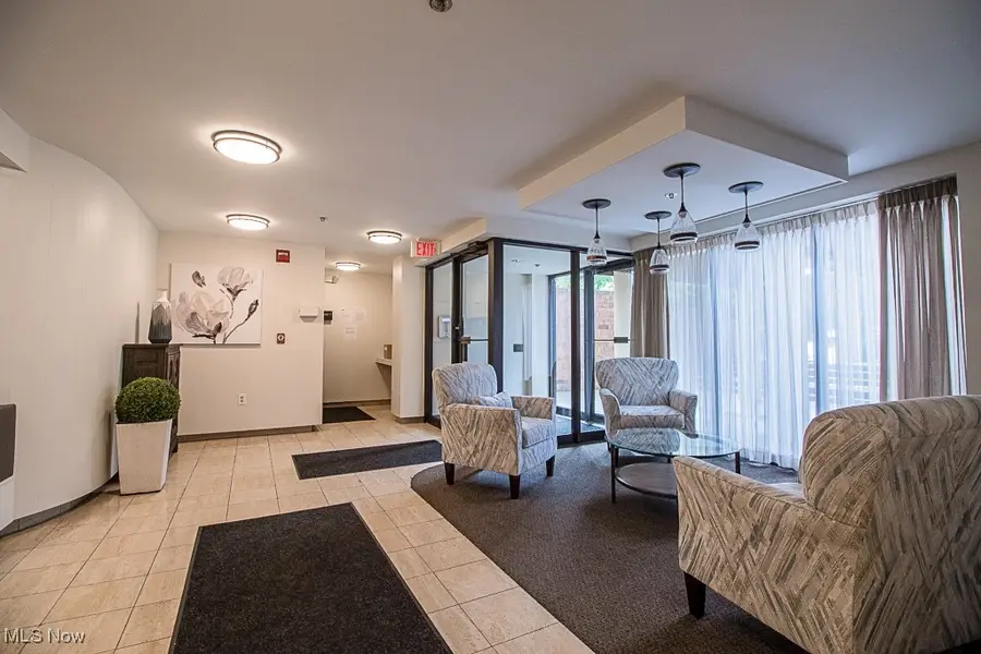 140 Fox Hollow Drive #201A, Mayfield Heights, OH 44124 - Image #3