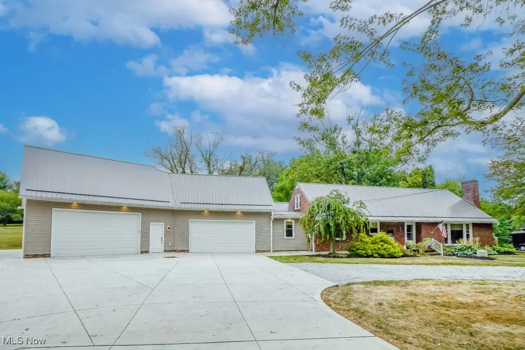 6210 Columbus Ne Road, Louisville, OH 44641 - Image #1