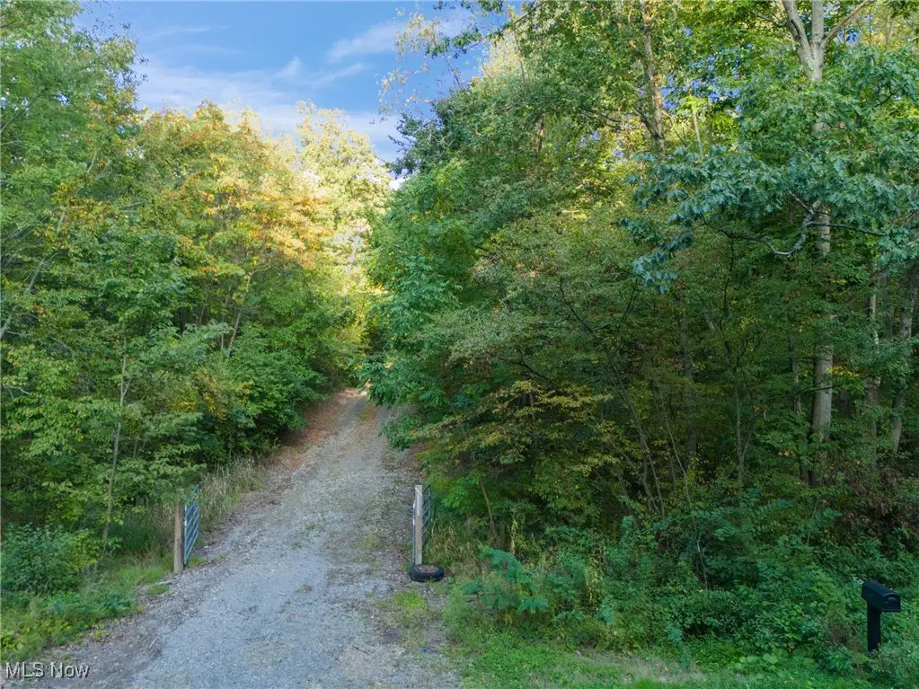 1135 N Mahoning Portage Co Line Road, Lake Milton, OH 44429 - Image #1