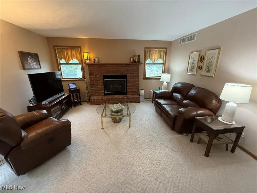 1024 Thomas Sw Drive, New Philadelphia, OH 44663 - Image #2