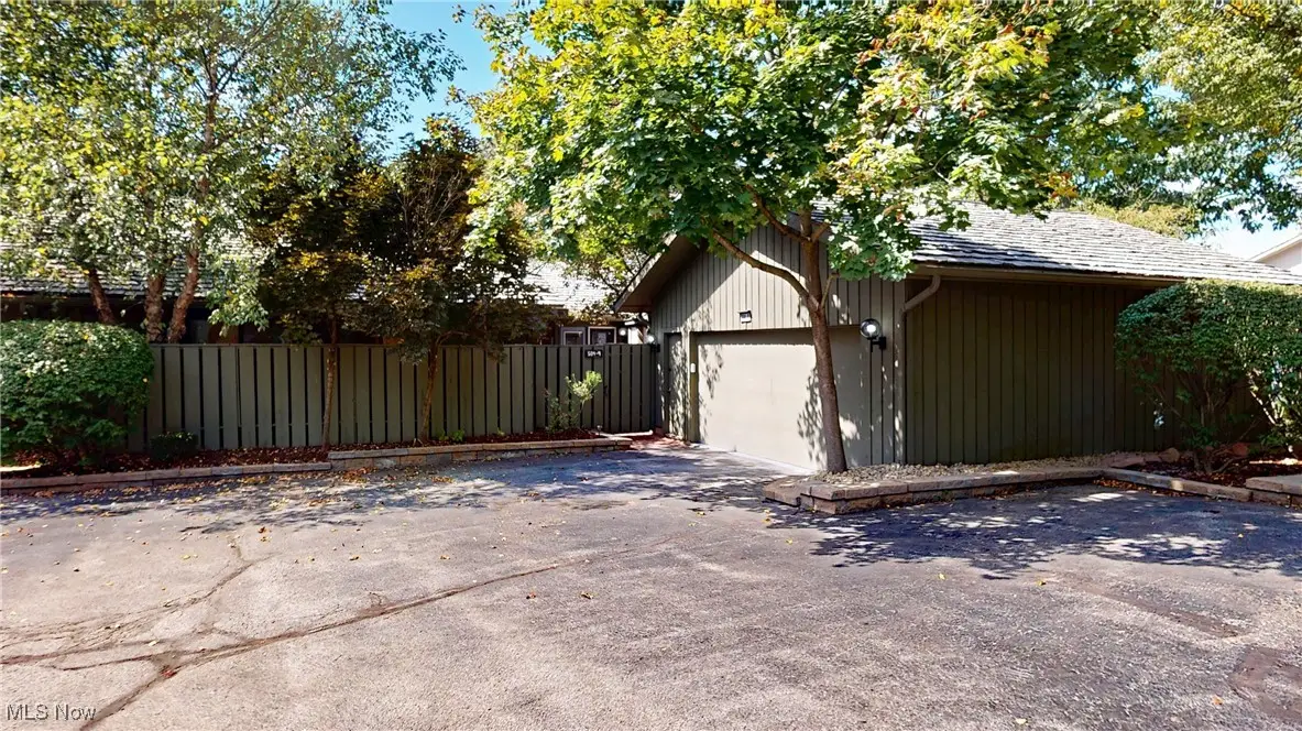 504-9 Concord Downs Circle #9, Aurora, OH 44202 - Image #1