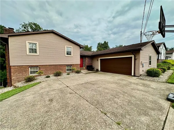 24 Oak Circle, Parkersburg, WV 26101