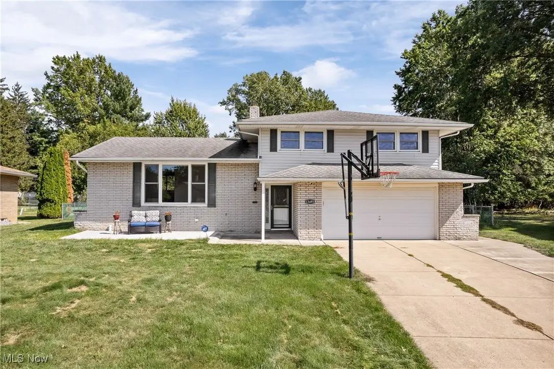 13493 Pineview Court, Middleburg Heights, OH 44130 - Image #1