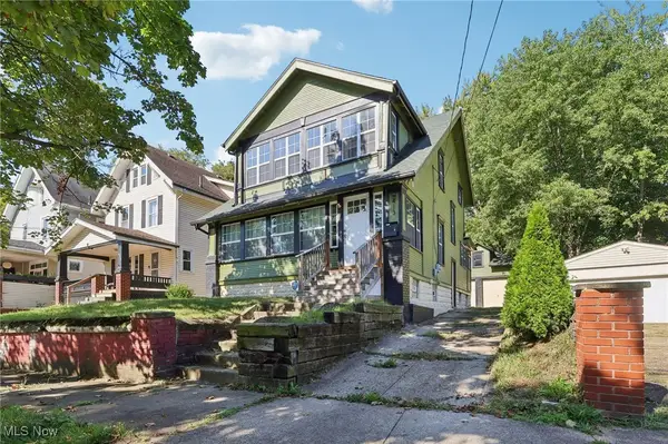 413 Crestwood Avenue, Akron, OH 44302