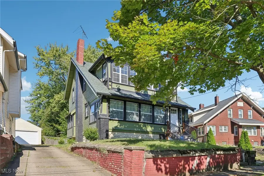 413 Crestwood Avenue, Akron, OH 44302 - Image #2