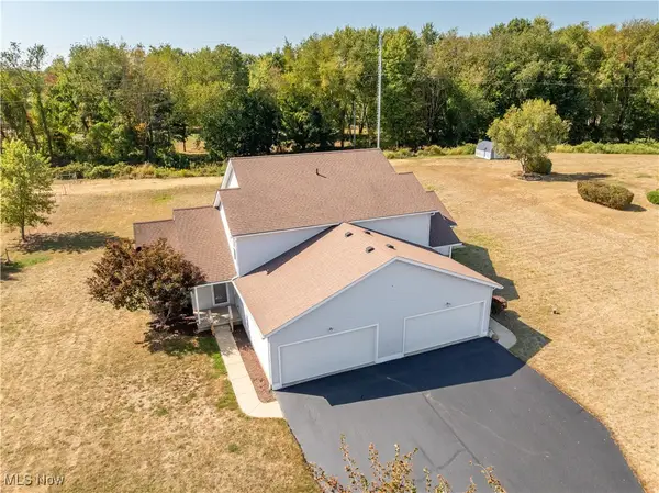 2413 Meadow Spring Circle, Akron, OH 44312