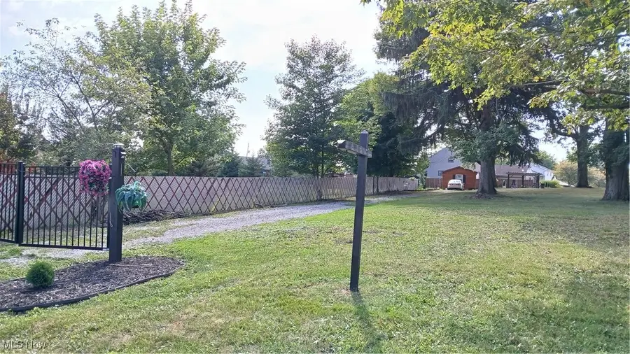 671 Coitsville Road, Campbell, OH 44405 - Image #2