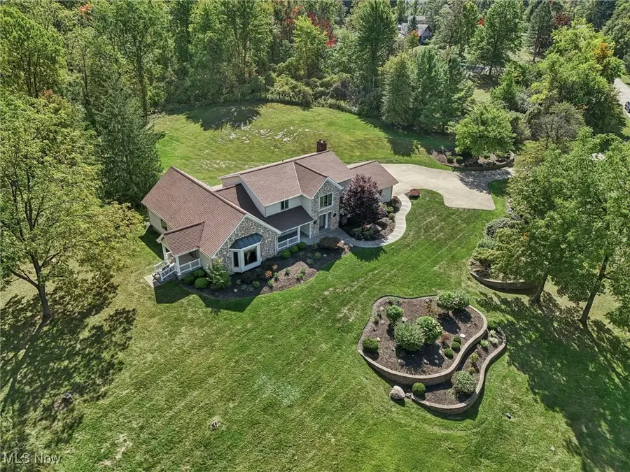 11785 Stonegate Drive, Chardon, OH 44024 - Image #2