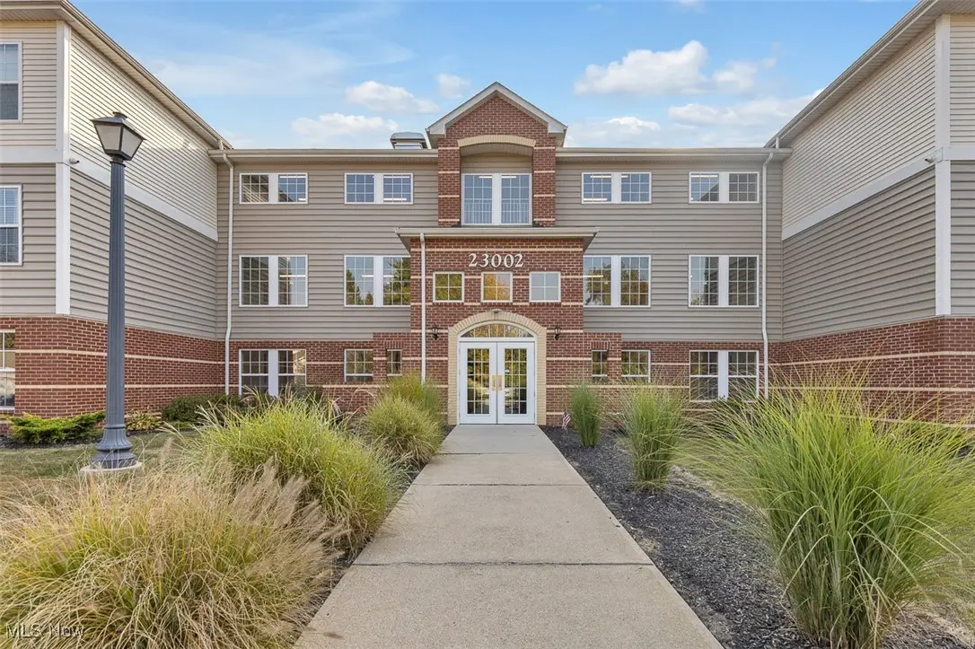 23002 Chandlers Lane, Olmsted Falls, OH 44138 - Image #1