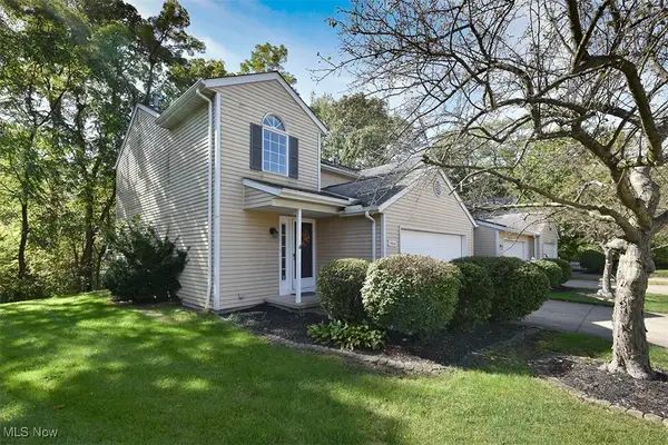 9945 Twelve Oaks Circle, Strongsville, OH 44136