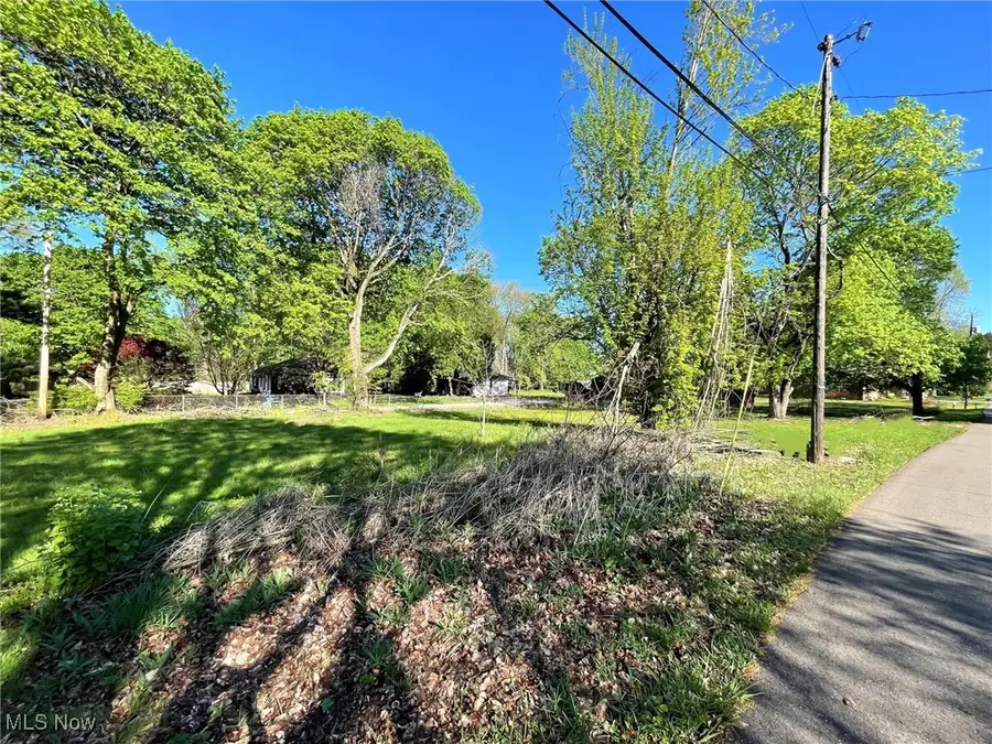 3979 Northdale Nw Street, Uniontown, OH 44685 - Image #2