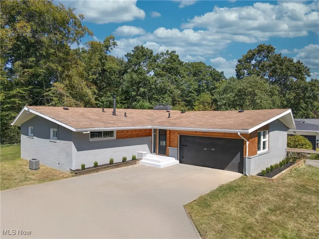 746 Newcastle Drive, Akron, OH 44313 - #1