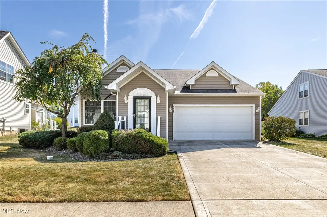 9425 Ravinia Drive, Olmsted Falls, OH 44138 - Image #1