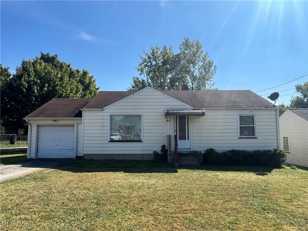 451 Powers Avenue, Girard, OH 44420 - Image #1