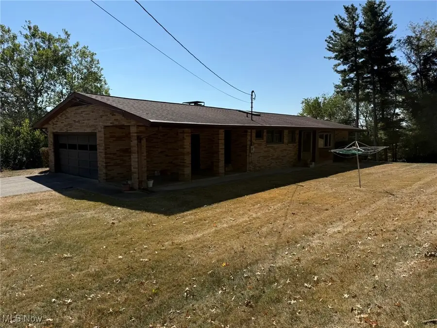 2902 Downeys Hill Ne Drive, Dover, OH 44622 - Image #2