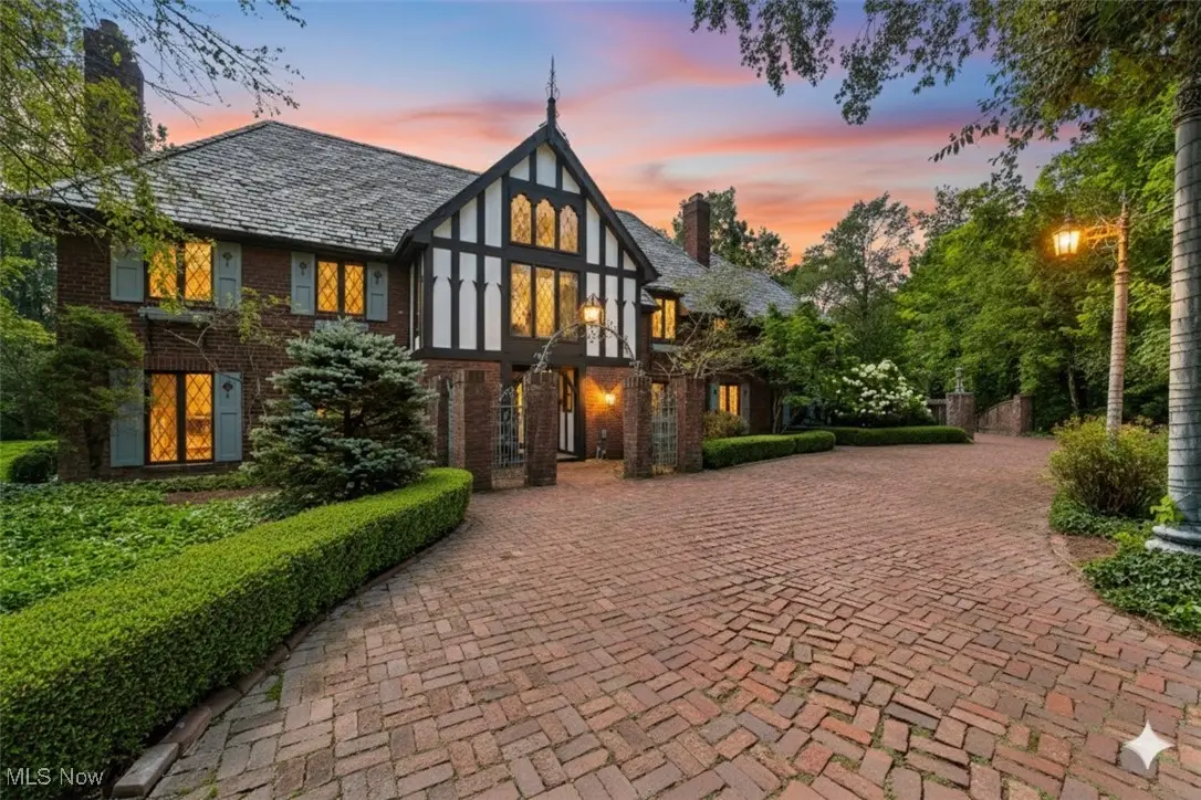 27 Hunting Hollow Drive, Pepper Pike, OH 44124 - #1