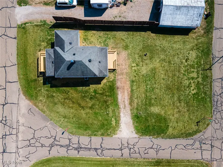 217 E Liberty Street, Coshocton, OH 43812 - Image #2