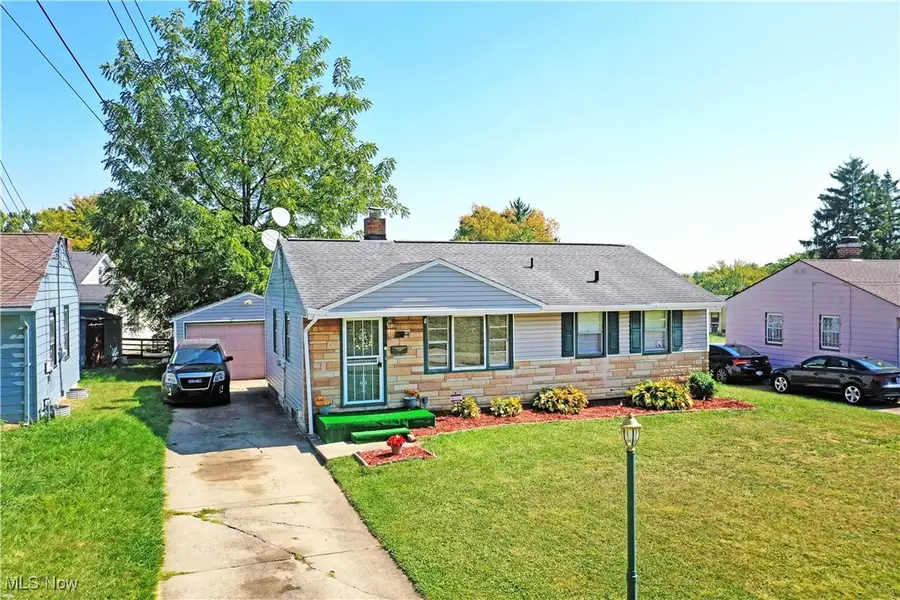 834 Compton Lane, Youngstown, OH 44502 - Image #2