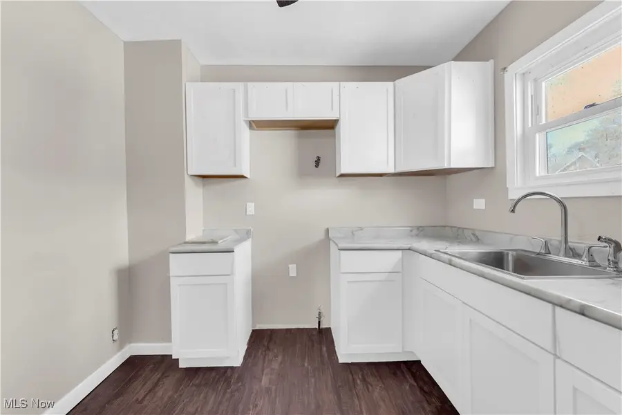 908 Dayton Street, Akron, OH 44310 - Image #3