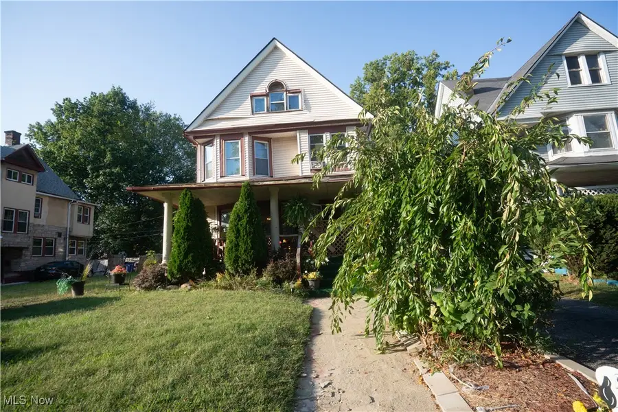 10927 Grantwood Avenue, Cleveland, OH 44108 - Image #2