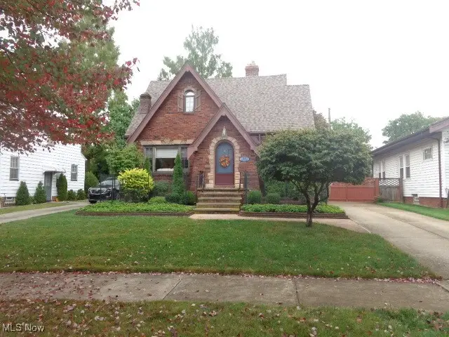 5845 Lotusdale Drive, Parma Heights, OH 44130 - Image #1