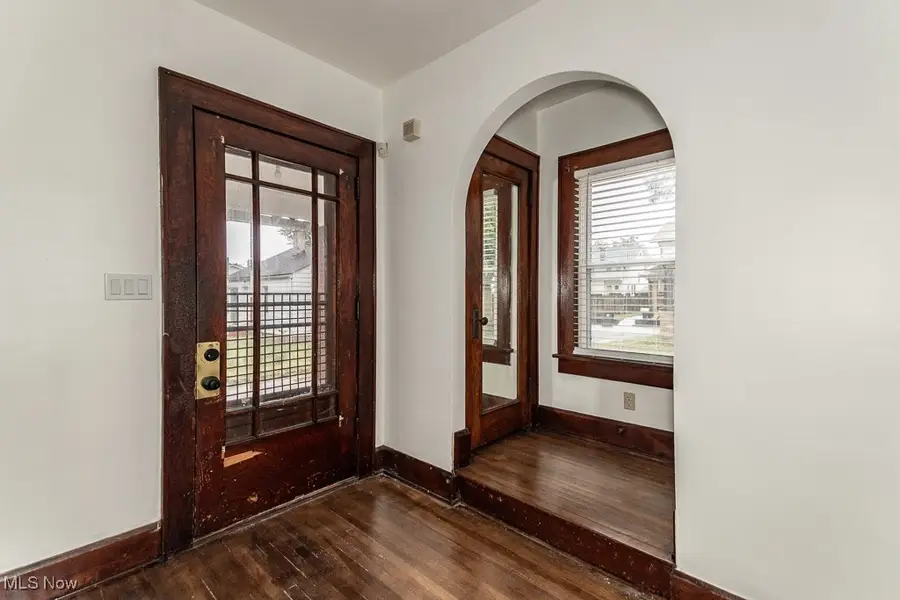 807 Bedford Nw Avenue, Canton, OH 44708 - Image #2