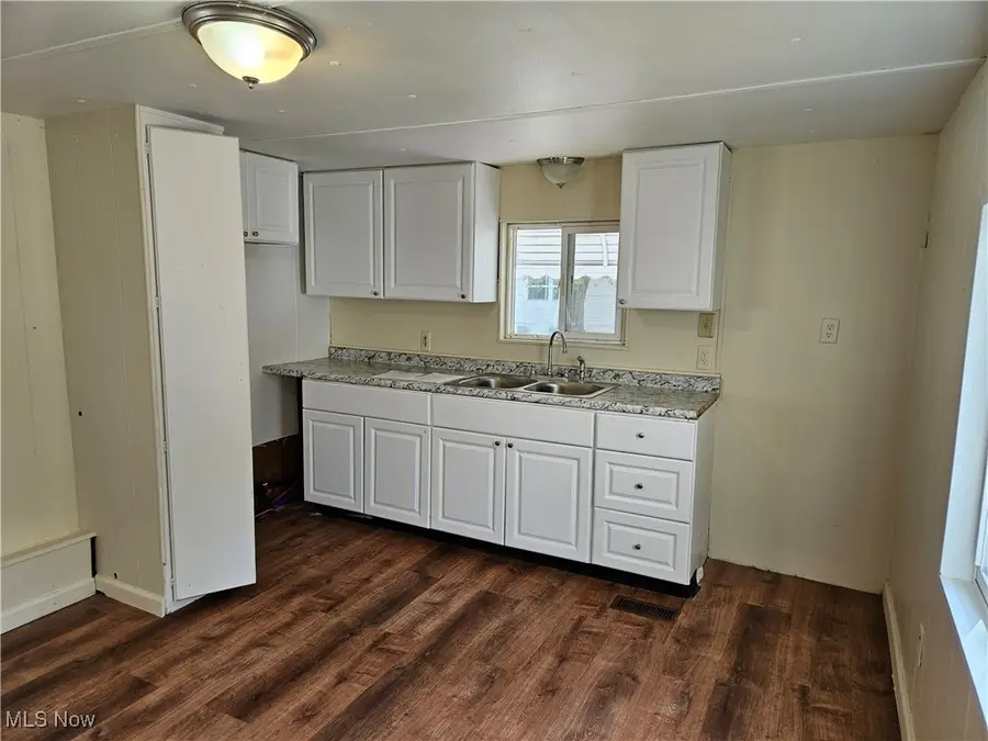 2305 E Waterloo Road, Akron, OH 44312 - Image #2