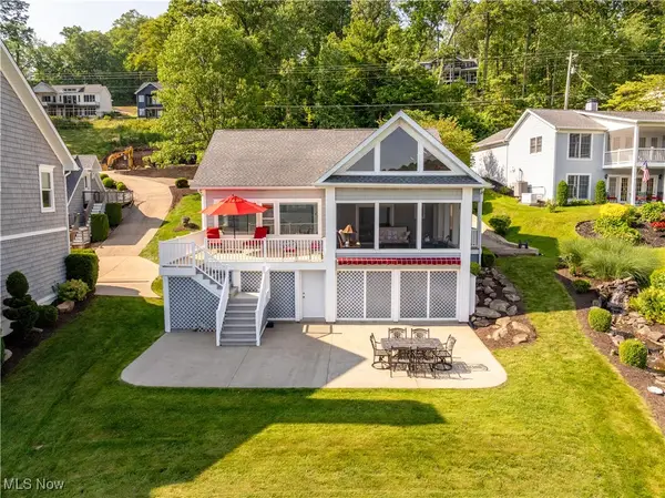 32 E Mohawk Drive, Malvern, OH 44644